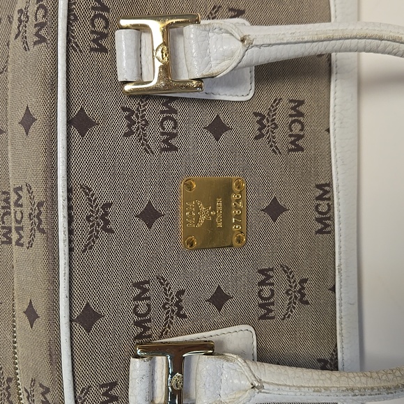 Pre Loved MCM Vintage White and Gold Handbag - Picture 14 of 14